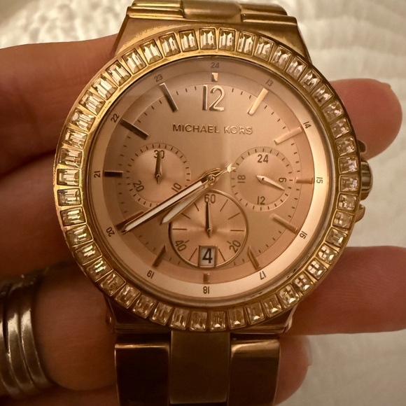 Michael Kors Women\'s Rose Gold Watch main image 5